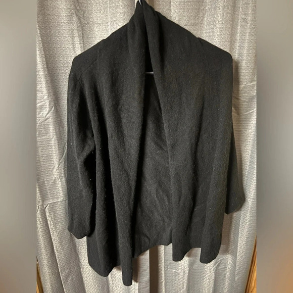 100% Cashmere Thin Sweater Women's Size Medium Petite Black Soft Long Sleeve - Picture 4 of 5